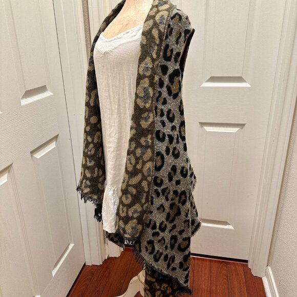 Anna & Ava Women's Soft Shawl Wrap Vest One Size Fits Most Leopard Print Boho - Picture 8 of 13